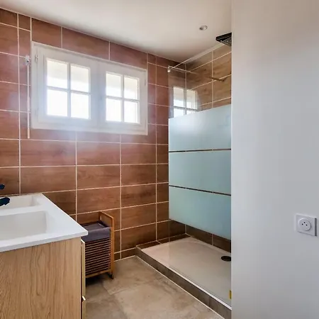 Grande Maison Pour 10 Avec Piscine