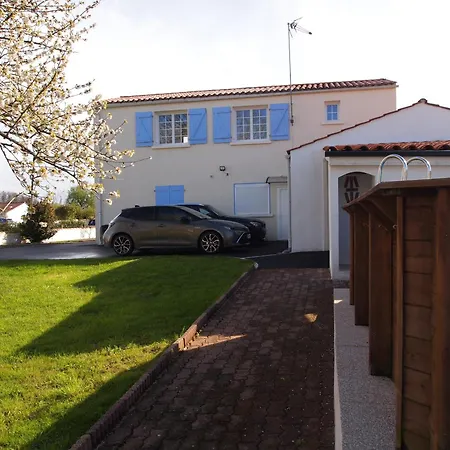 Grande Maison Pour 10 Avec Piscine Avrille (Vendee)