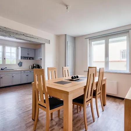 펜션 Grande Maison Pour 10 Avec Piscine Avrillé