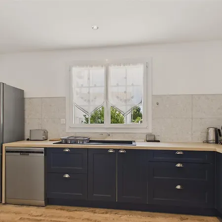 Grande Maison Pour 10 Avec Piscine * Avrille (Vendee)